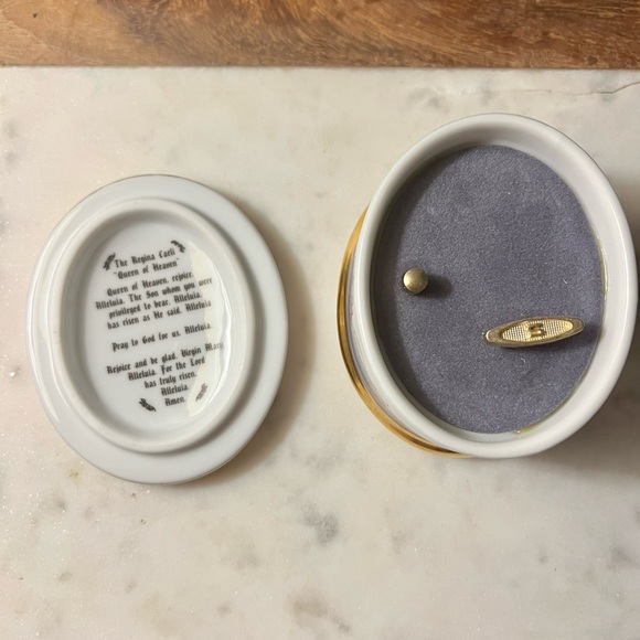 Music Box - Picture 2 of 4